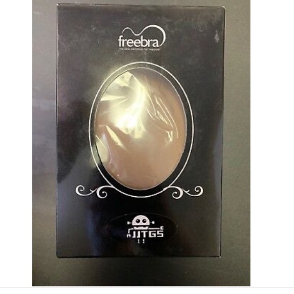 (2) Sticky strapless bra things size c - Picture 3 of 3